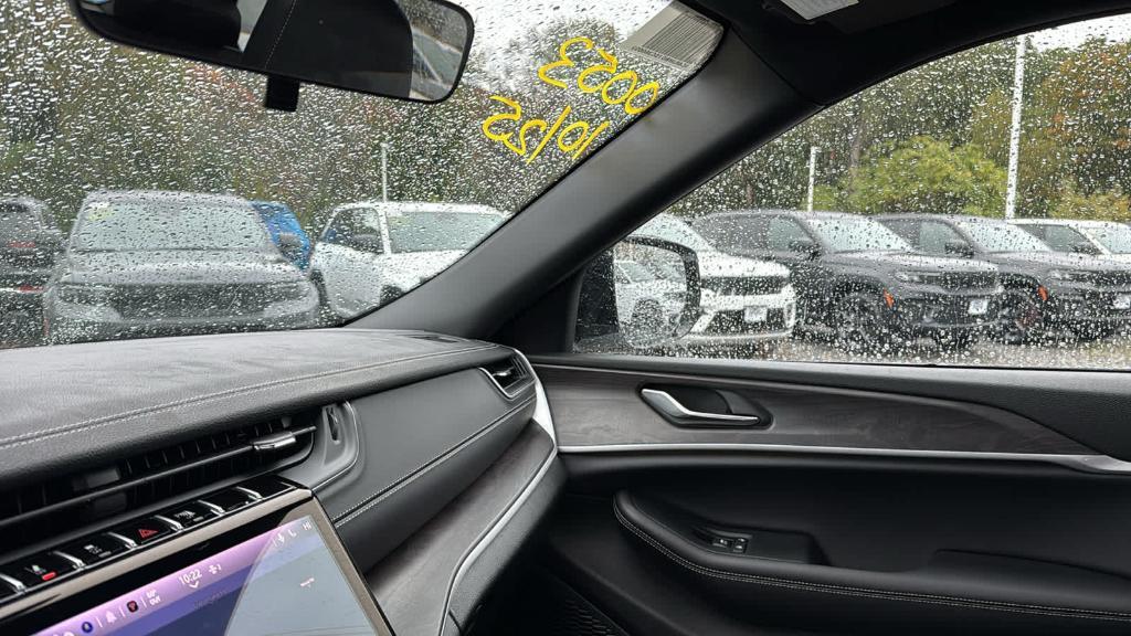 new 2025 Jeep Grand Cherokee car, priced at $49,640