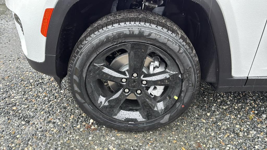 new 2025 Jeep Grand Cherokee car, priced at $49,640