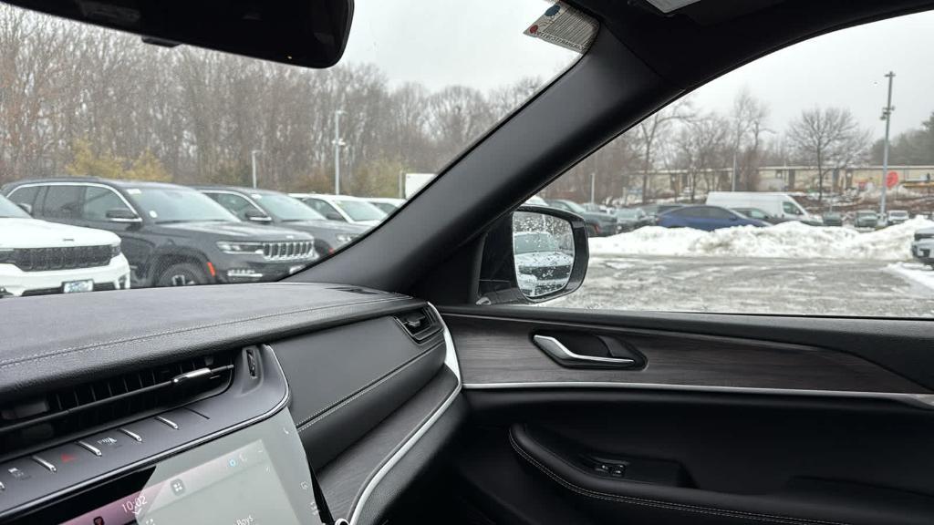 new 2026 Jeep Grand Cherokee car, priced at $47,155