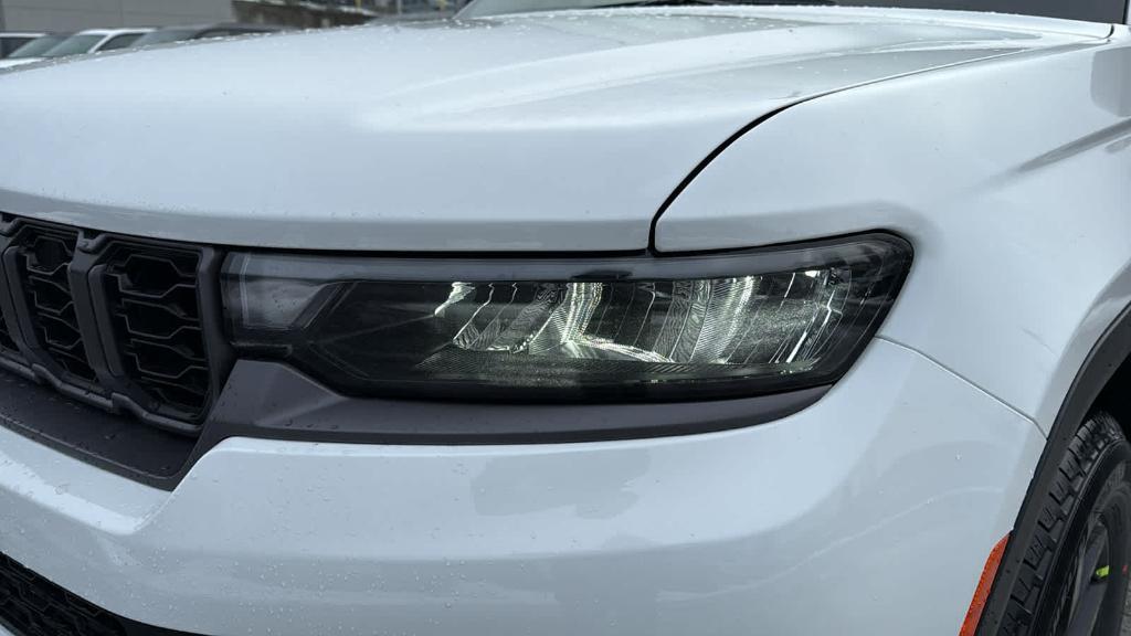 new 2026 Jeep Grand Cherokee car, priced at $47,155