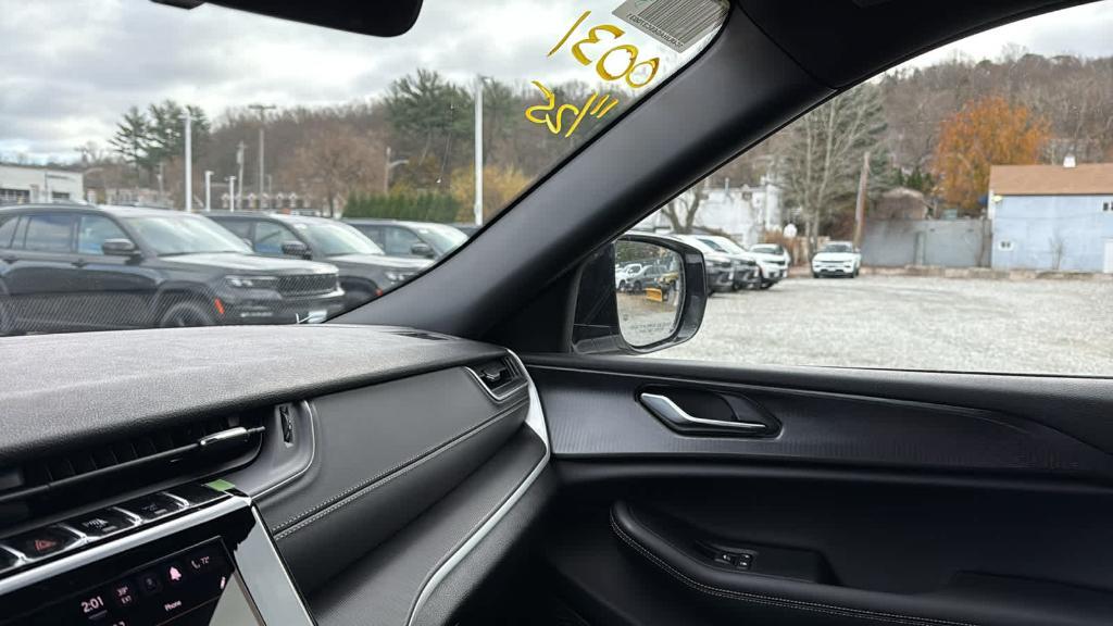 new 2025 Jeep Grand Cherokee car, priced at $46,030