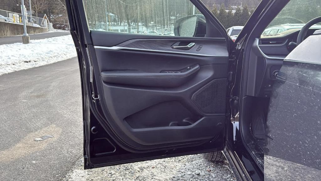 new 2025 Jeep Grand Cherokee L car, priced at $50,860