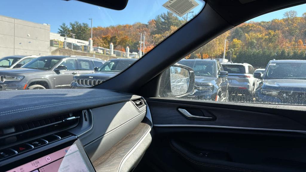 new 2025 Jeep Grand Cherokee car, priced at $48,260