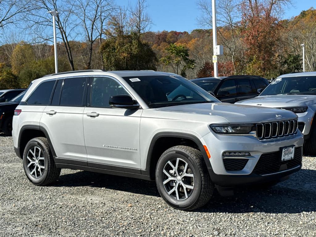 new 2025 Jeep Grand Cherokee car, priced at $48,260