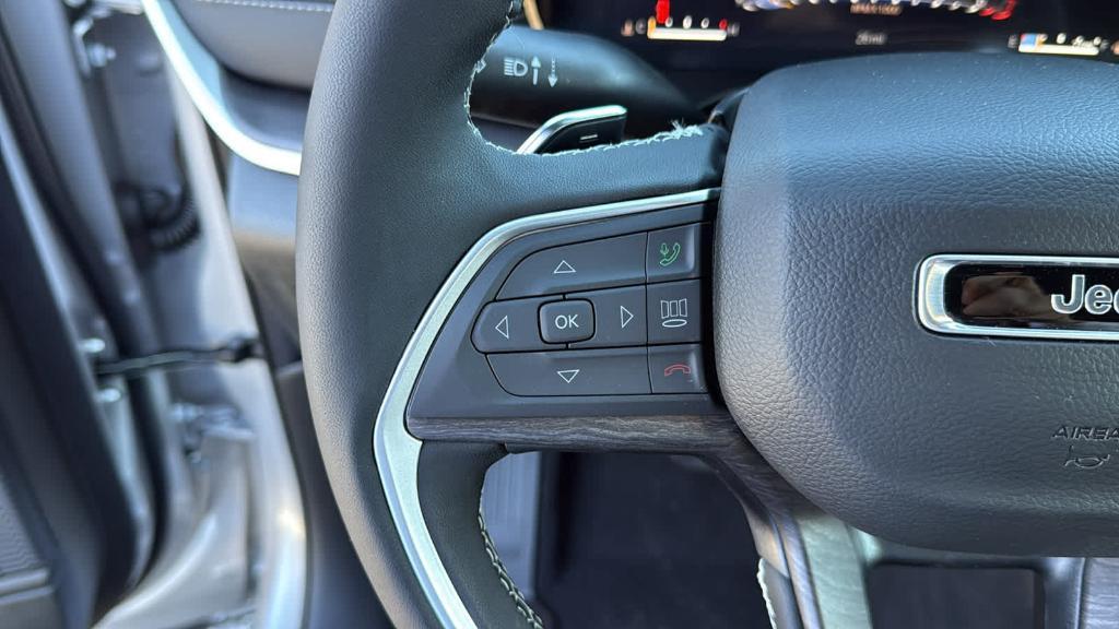 new 2025 Jeep Grand Cherokee car, priced at $48,260