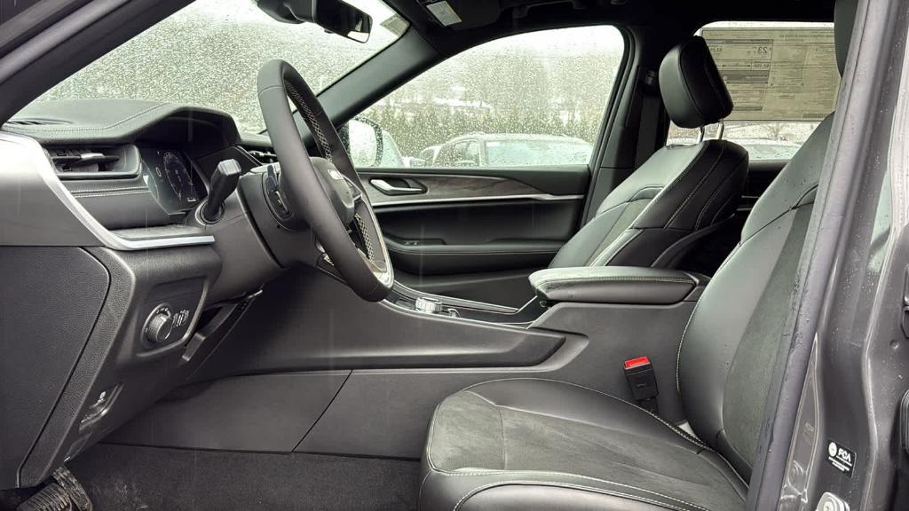 new 2026 Jeep Grand Cherokee car, priced at $48,695