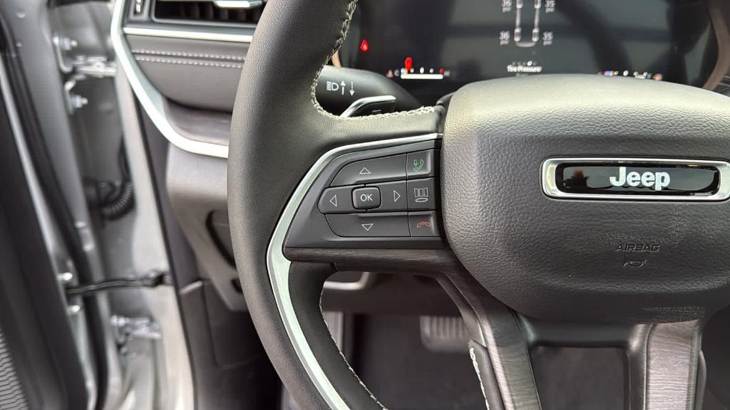 new 2025 Jeep Grand Cherokee L car, priced at $50,610