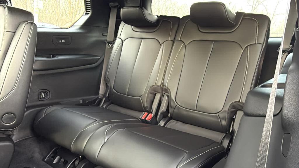 new 2025 Jeep Grand Cherokee L car, priced at $50,610