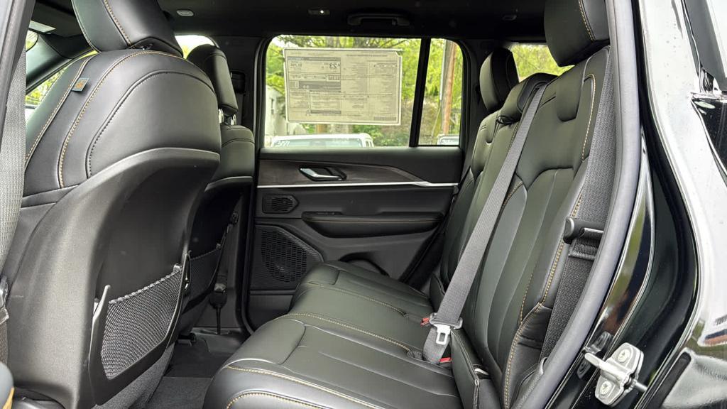 new 2026 Jeep Grand Cherokee car, priced at $51,480