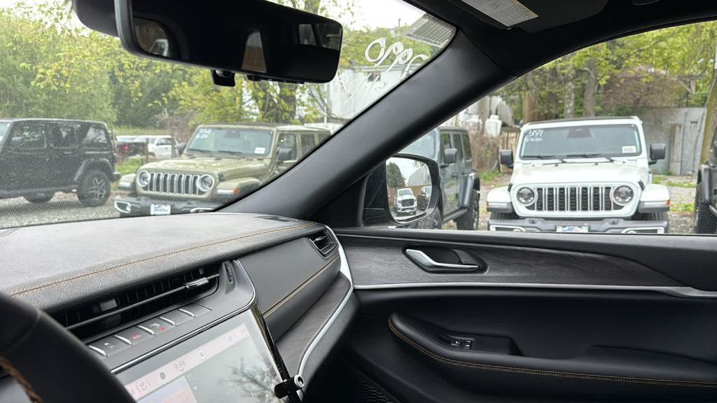 new 2026 Jeep Grand Cherokee car, priced at $51,480