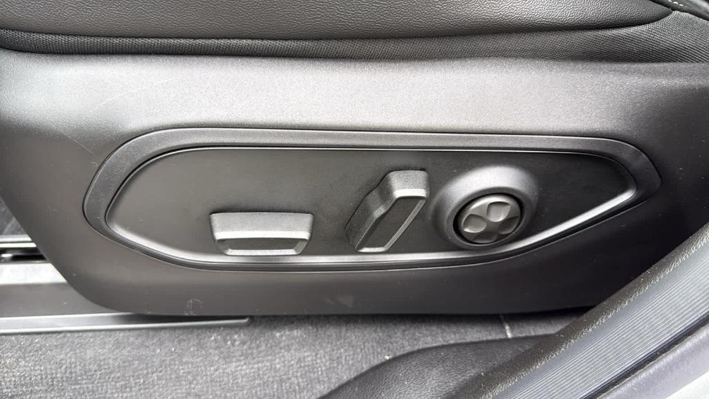 new 2025 Jeep Grand Cherokee car, priced at $46,625