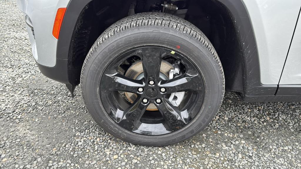 new 2025 Jeep Grand Cherokee car, priced at $46,625