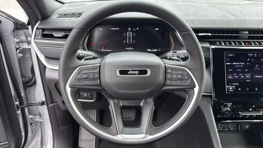 new 2025 Jeep Grand Cherokee car, priced at $46,625