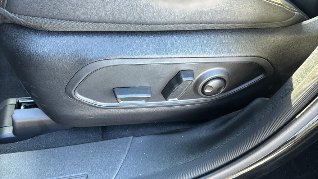 new 2026 Jeep Cherokee car, priced at $43,905