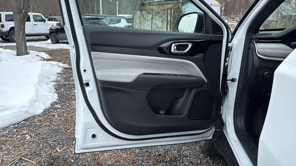 new 2026 Jeep Compass car, priced at $33,885