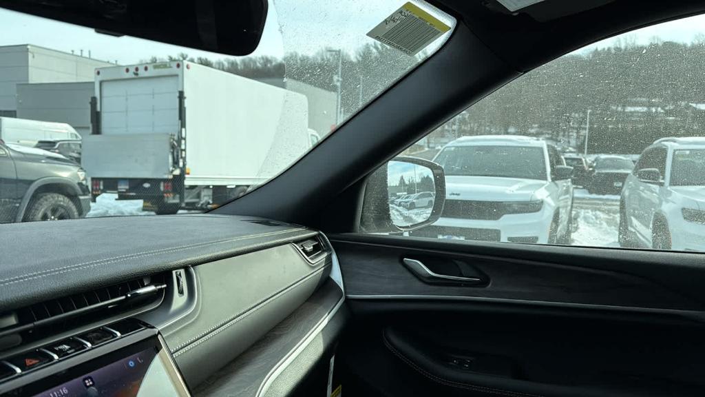 new 2025 Jeep Grand Cherokee L car, priced at $53,585