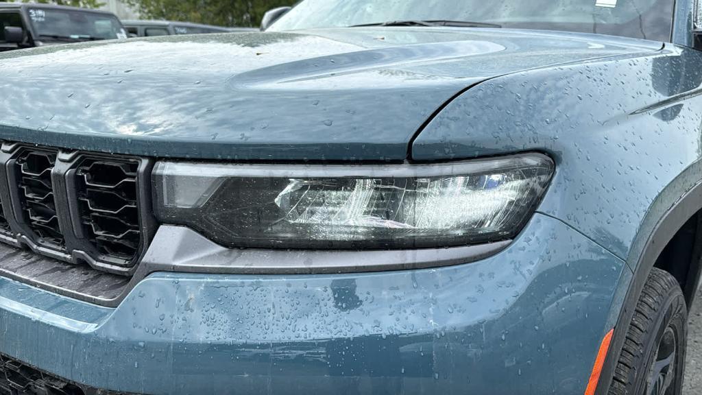 new 2026 Jeep Grand Cherokee car, priced at $49,910