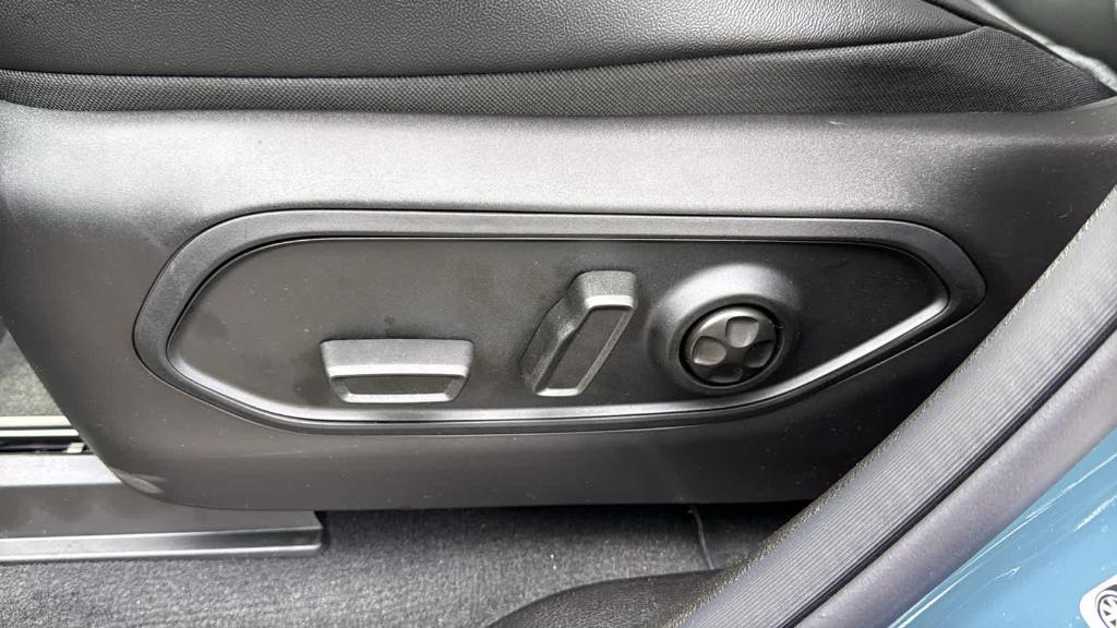 new 2026 Jeep Grand Cherokee car, priced at $49,910