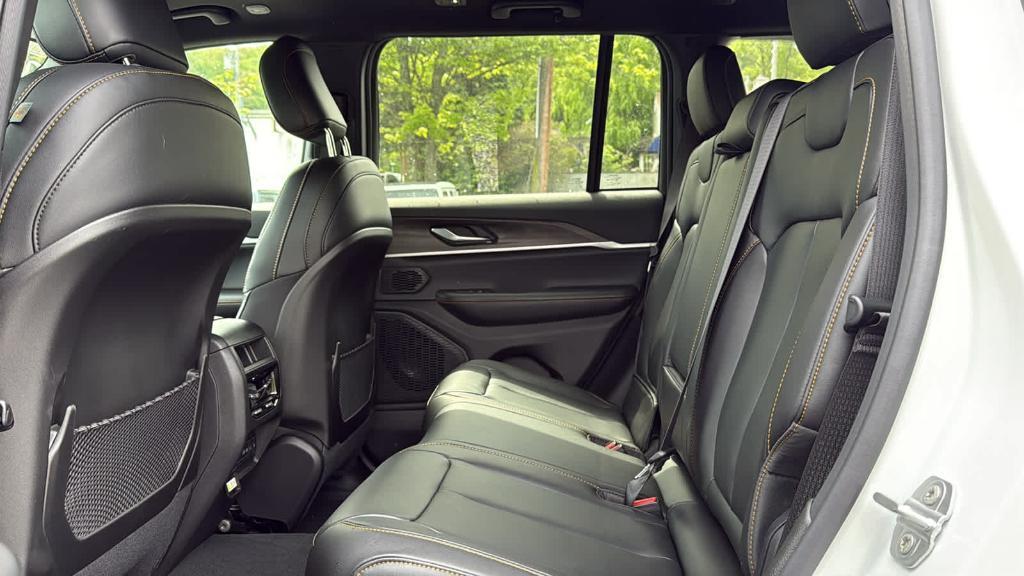 new 2026 Jeep Grand Cherokee car, priced at $50,885