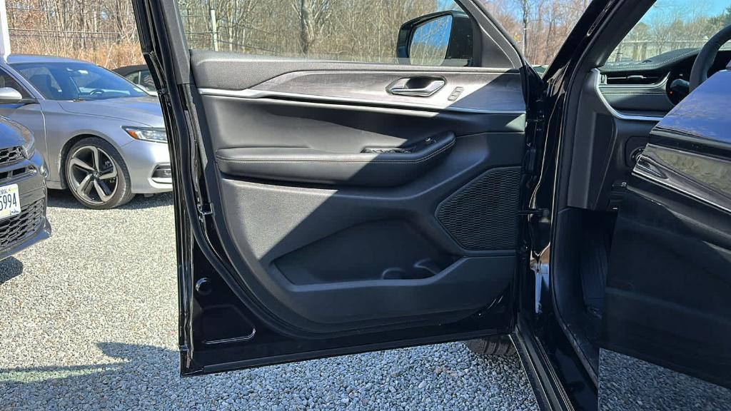 new 2025 Jeep Grand Cherokee L car, priced at $52,635