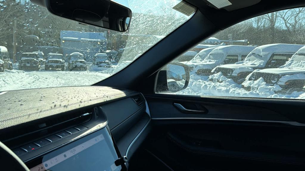 new 2026 Jeep Grand Cherokee car, priced at $46,985