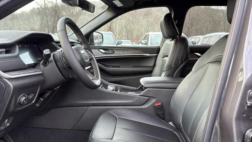 new 2025 Jeep Grand Cherokee L car, priced at $50,360