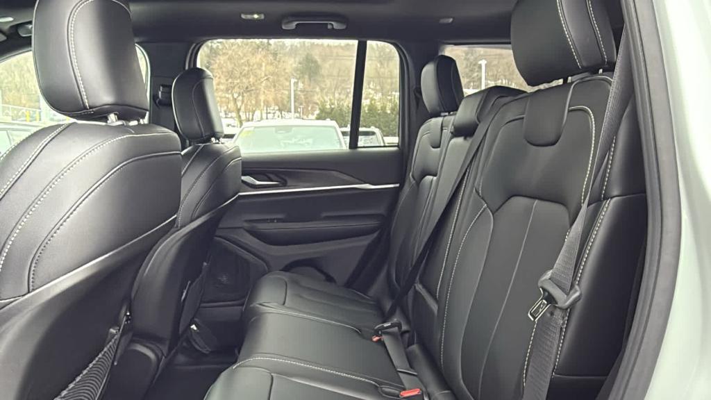 new 2025 Jeep Grand Cherokee car, priced at $51,890