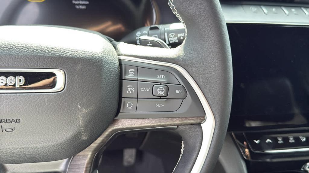 new 2026 Jeep Grand Cherokee car, priced at $47,350