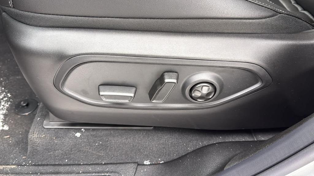 new 2025 Jeep Grand Cherokee L car, priced at $53,585