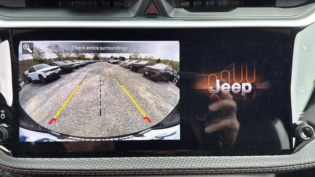 new 2026 Jeep Cherokee car, priced at $43,905