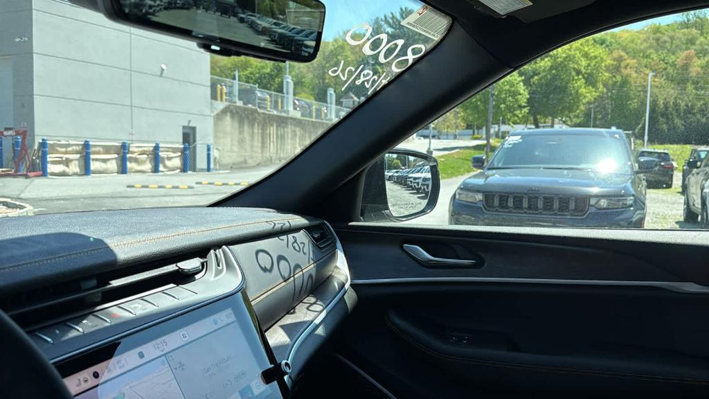 new 2026 Jeep Grand Cherokee car, priced at $51,480