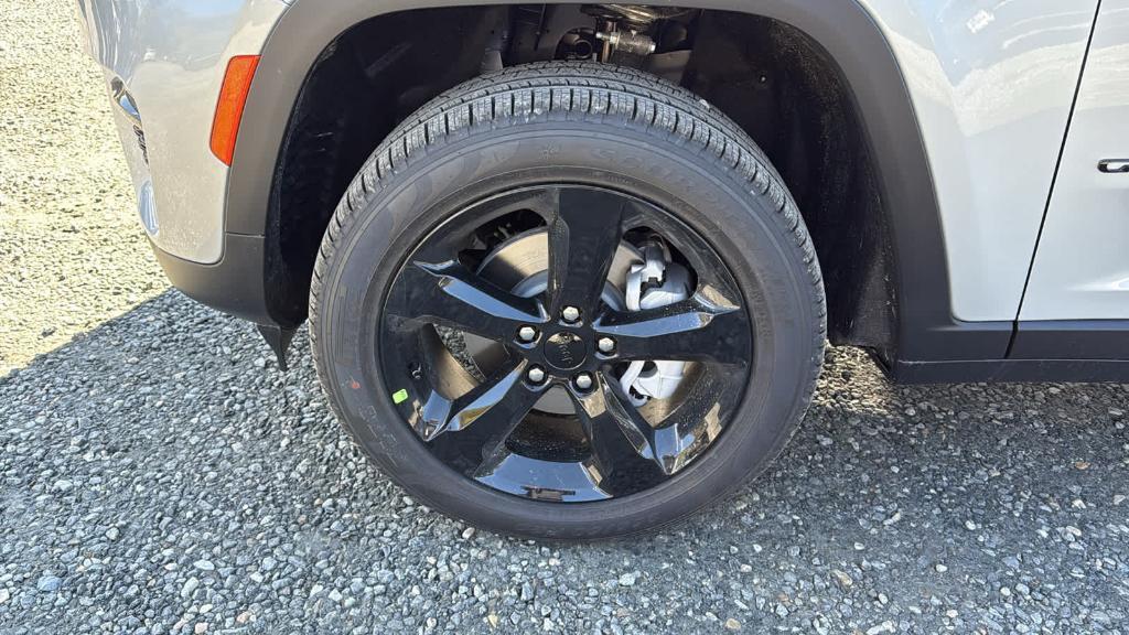 new 2025 Jeep Grand Cherokee car, priced at $50,235