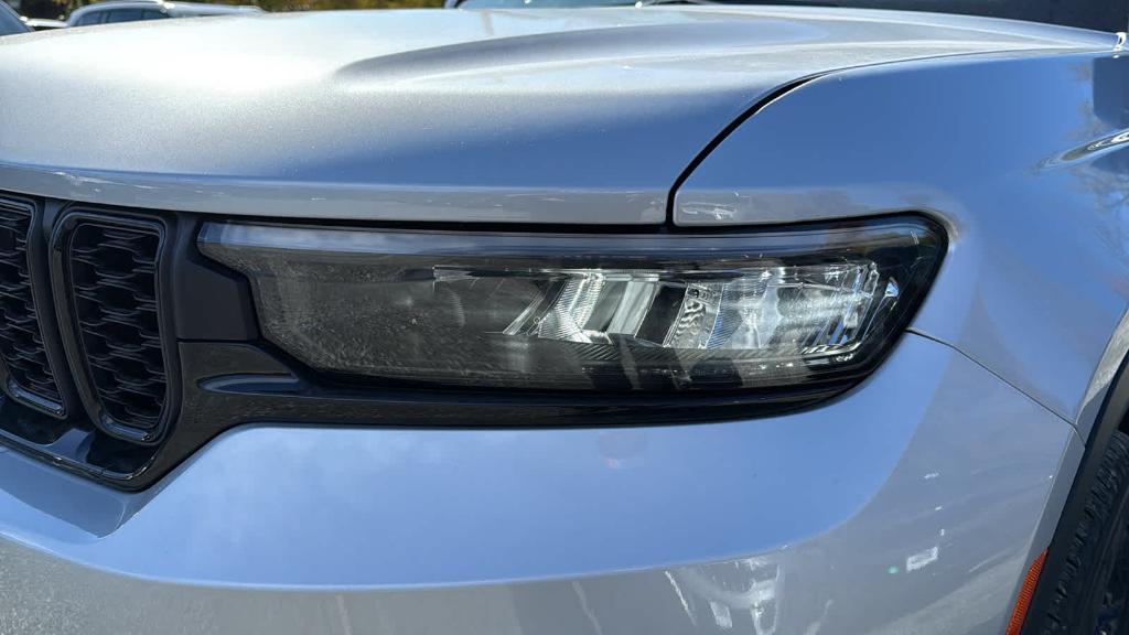 new 2025 Jeep Grand Cherokee car, priced at $50,235