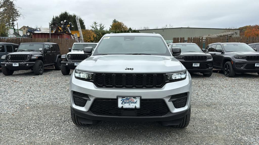 new 2025 Jeep Grand Cherokee car, priced at $46,625