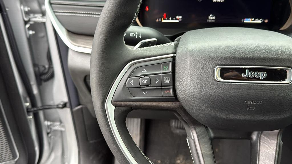 new 2026 Jeep Grand Cherokee car, priced at $56,445