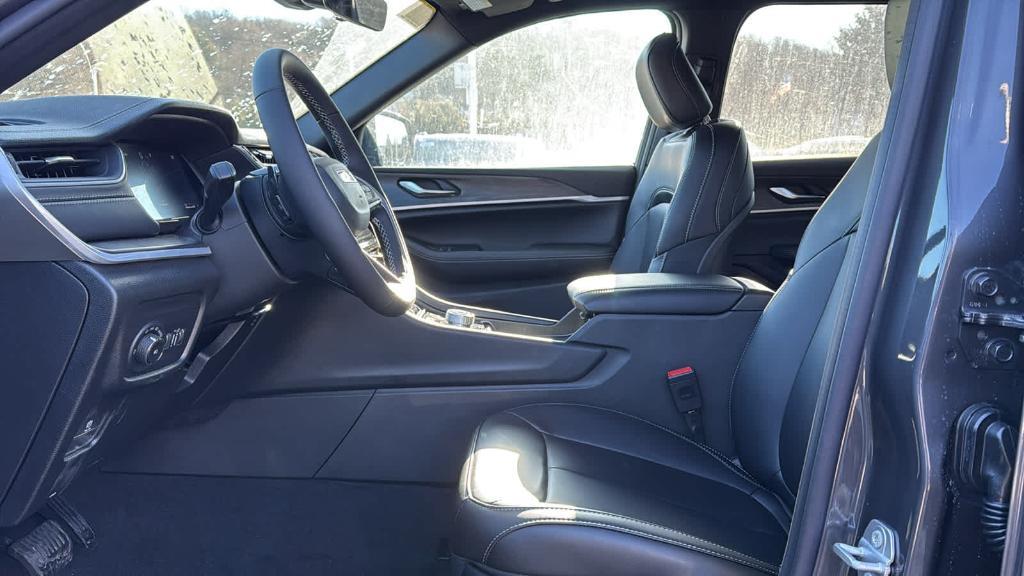 new 2025 Jeep Grand Cherokee L car, priced at $50,610