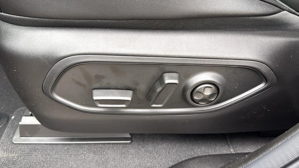 new 2025 Jeep Grand Cherokee car, priced at $45,875