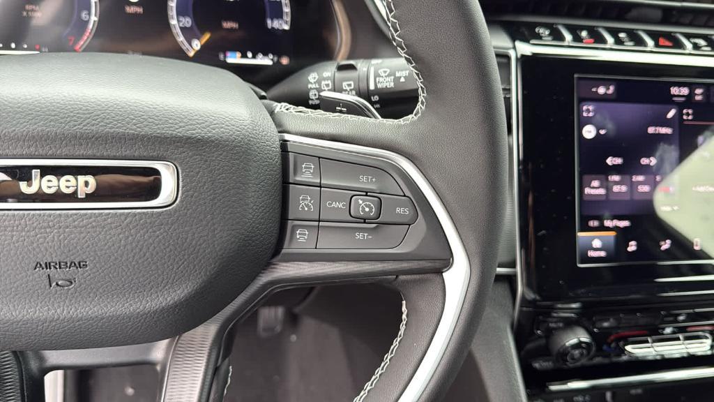 new 2025 Jeep Grand Cherokee car, priced at $45,875