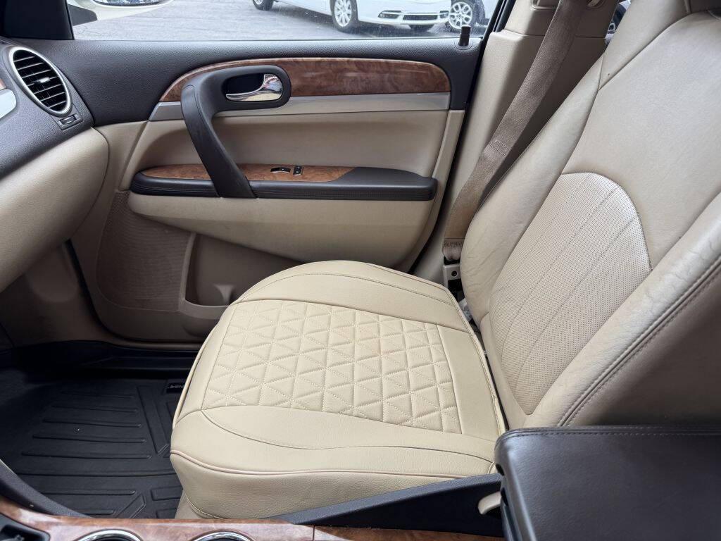 used 2011 Buick Enclave car, priced at $6,500