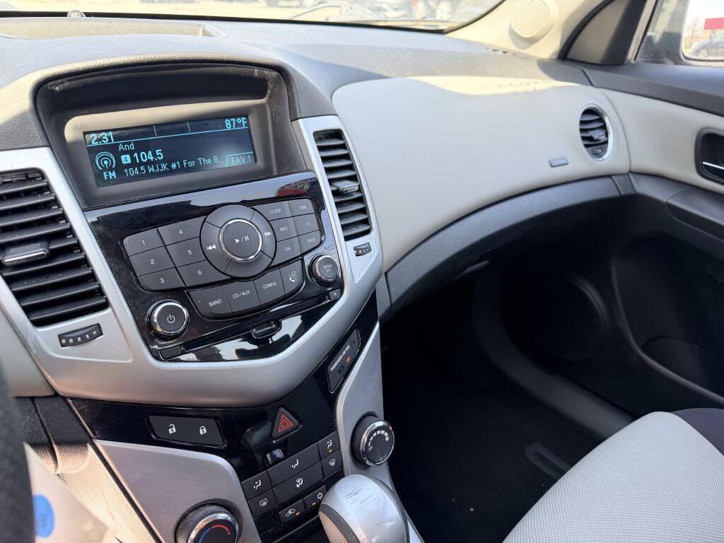 used 2014 Chevrolet Cruze car, priced at $4,995