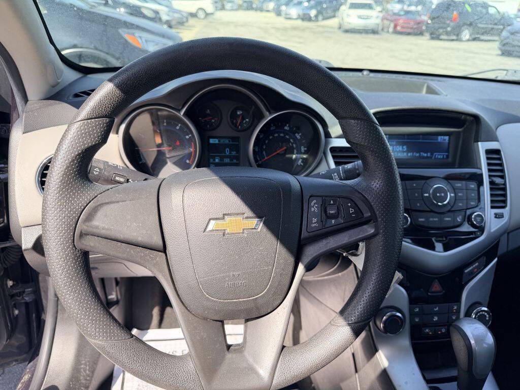 used 2014 Chevrolet Cruze car, priced at $4,995