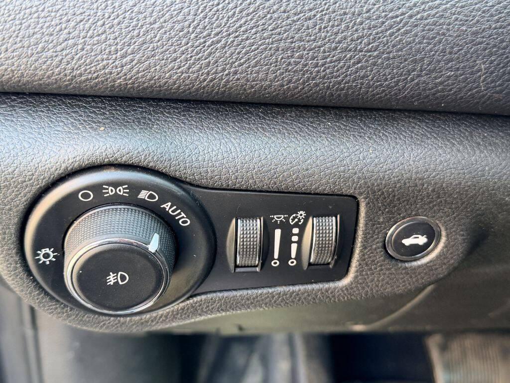 used 2015 Chrysler 200 car, priced at $7,995