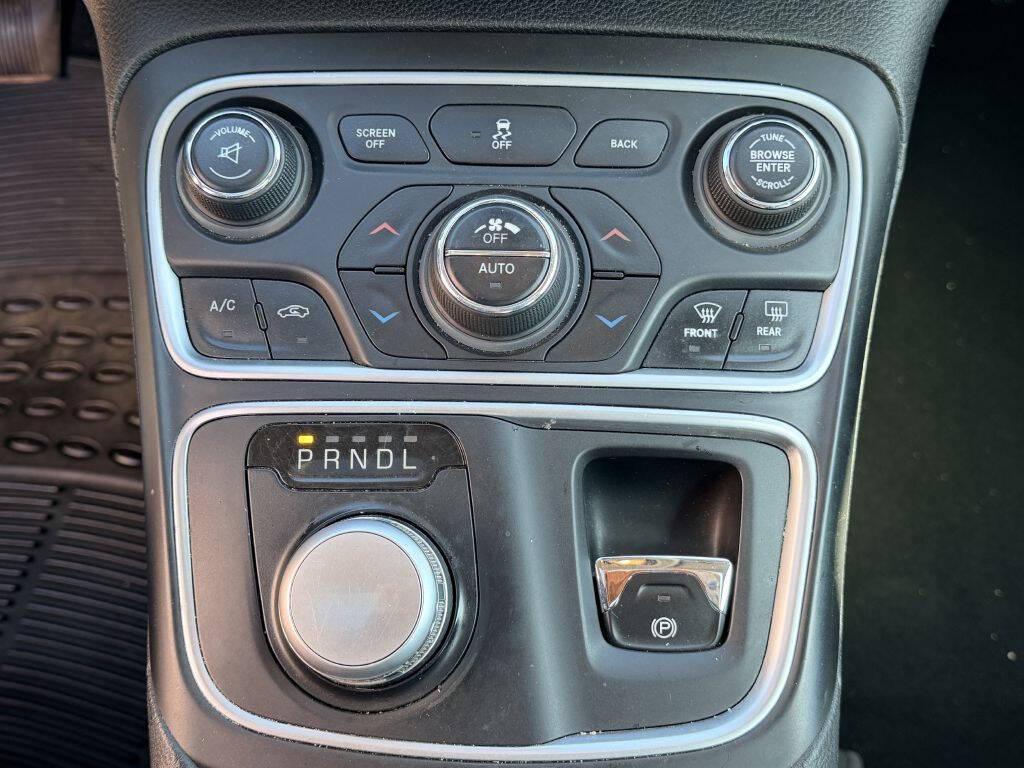 used 2015 Chrysler 200 car, priced at $7,995