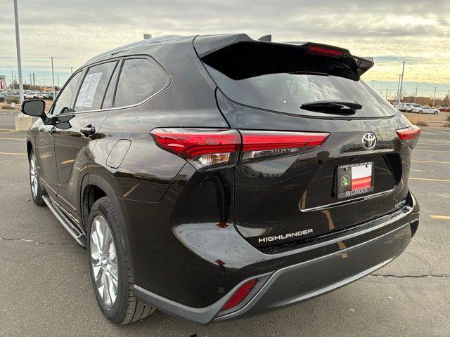 used 2020 Toyota Highlander car, priced at $32,992