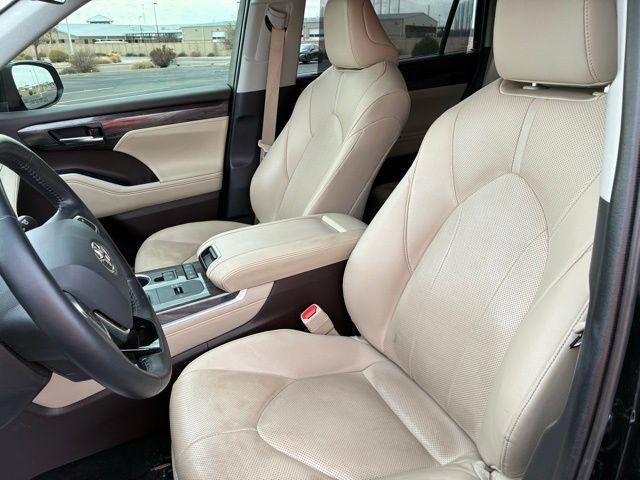 used 2020 Toyota Highlander car, priced at $32,992