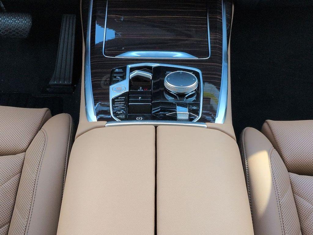 new 2027 BMW X7 car, priced at $95,679