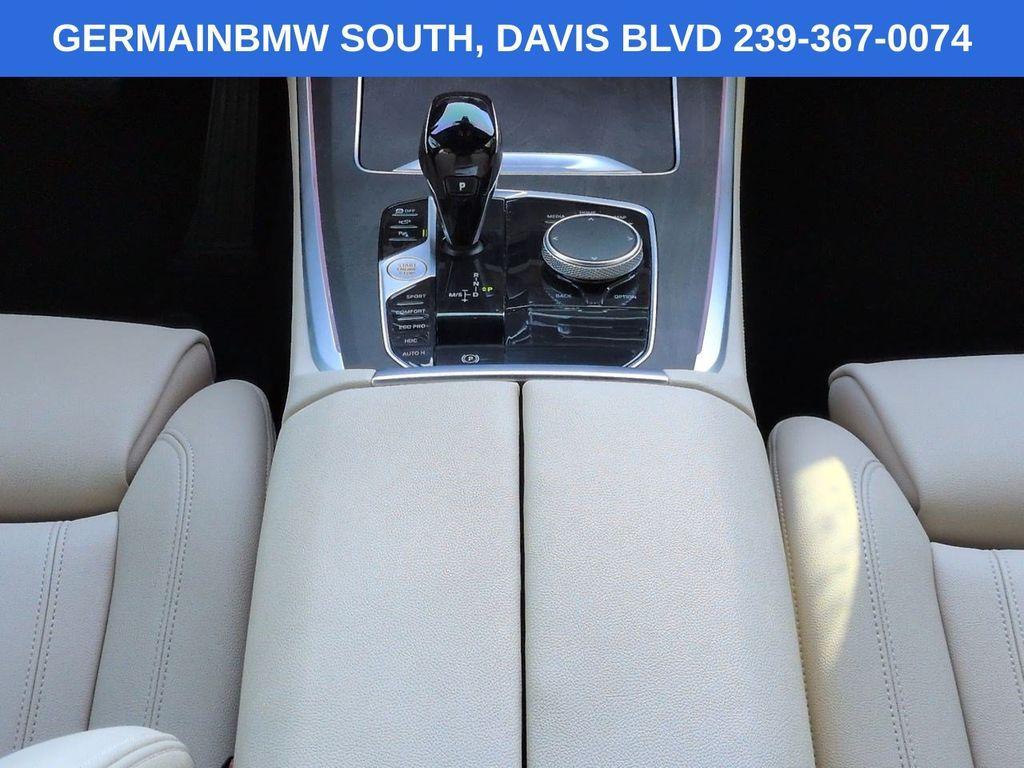 BMW X5 view 21