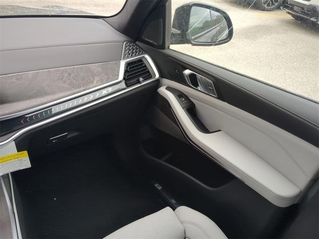 new 2026 BMW X7 car, priced at $100,350