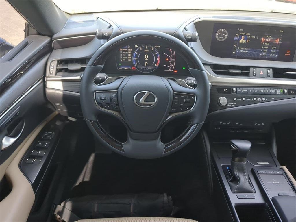 used 2021 Lexus ES 350 car, priced at $34,651