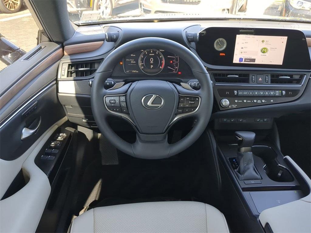 used 2025 Lexus ES 350 car, priced at $41,997